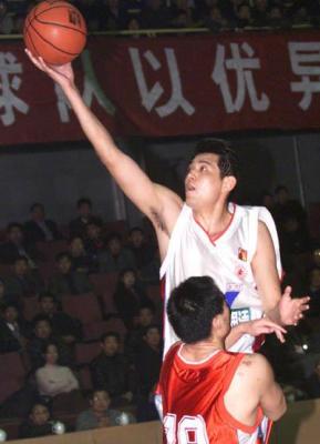 图文-[cba]浙江万马98-91击败山东润洁 巩晓彬强攻篮下